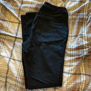 Like new! Universal thread, curvy skinny jeans, size 12